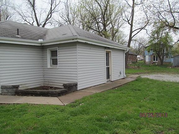 2nd image of 1006 S Leslie St
