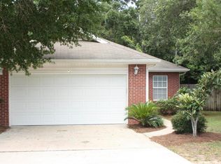 71 8th St, Shalimar, FL 32579