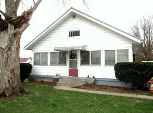 809 N Collins St, Winslow, IN 47598