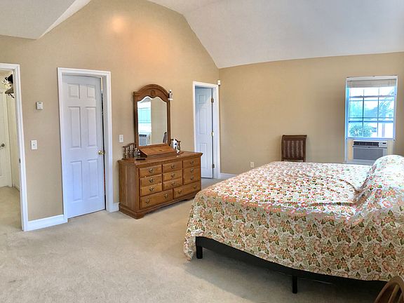 4th image of 83A Lynbrook Dr