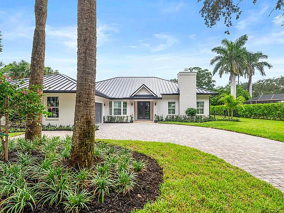 3rd image of 18433 SE Heritage Drive