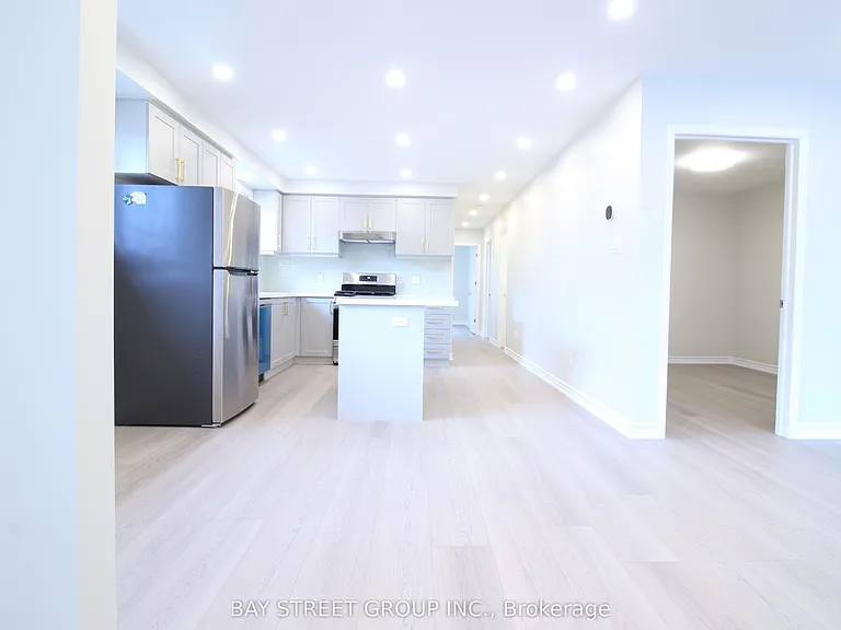 117 Pindar Cres #MAIN FLOOR — Photo 11