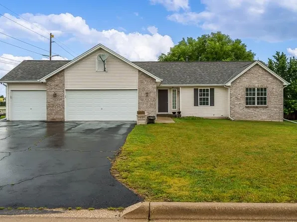 829 Dr Clark Way, South Beloit, IL 61080