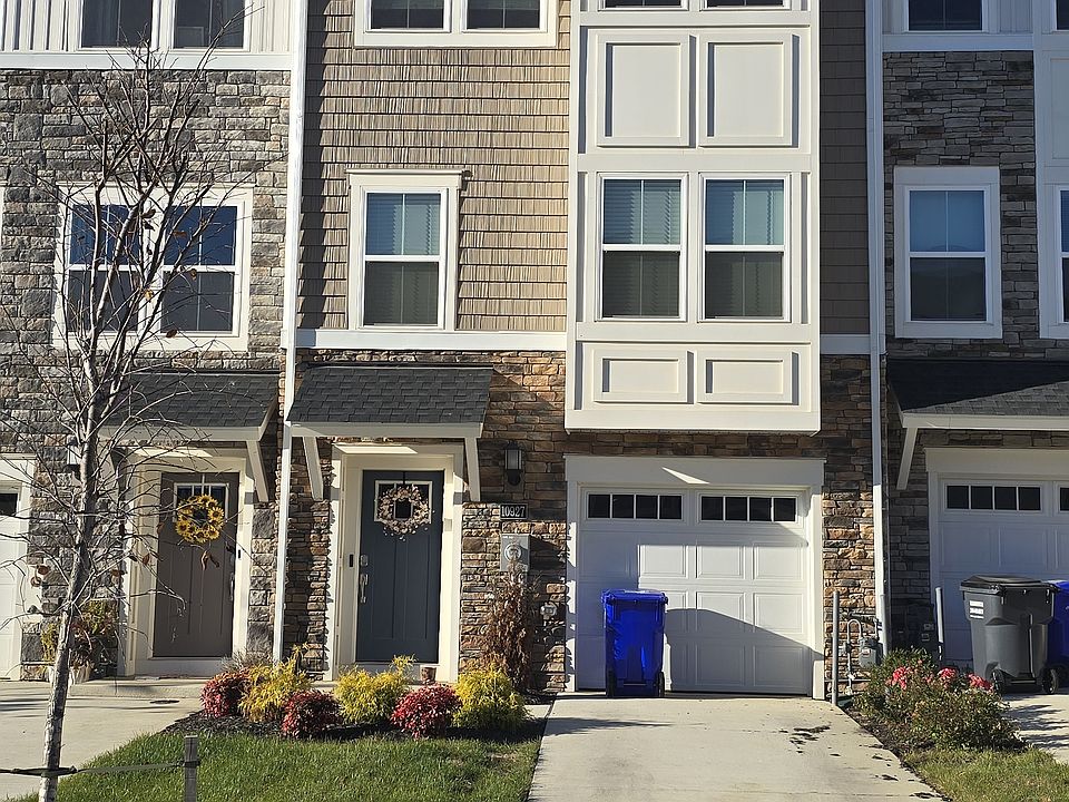 1st image of 10927 Drummond Pl