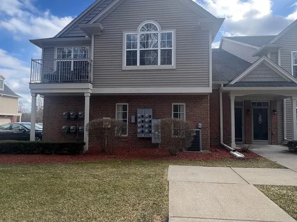 11355 N Woods Dr, Shelby Township, MI 48317