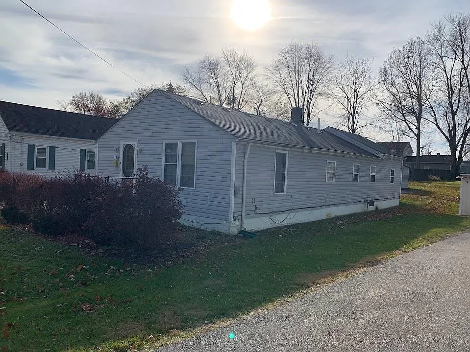 371 Runn St photo 1