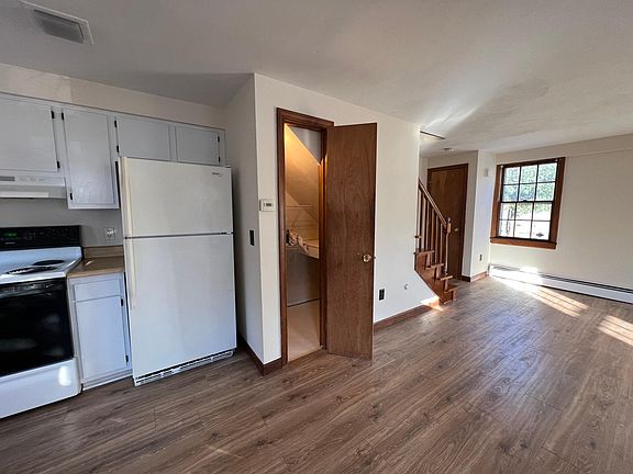 4th image of 233 South St APT 5