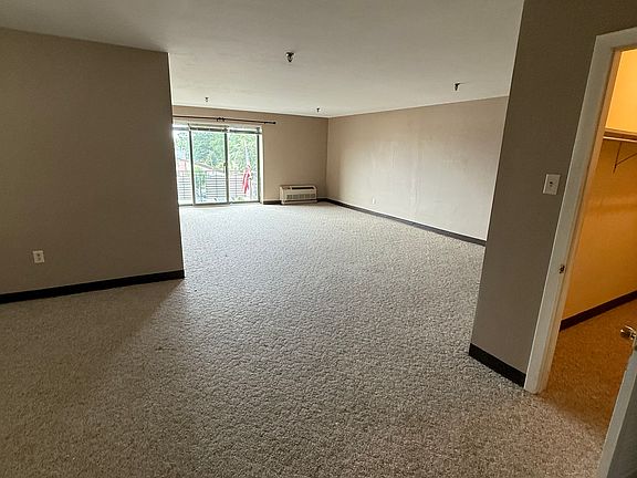 5th image of 175 N Vine St APT 1E