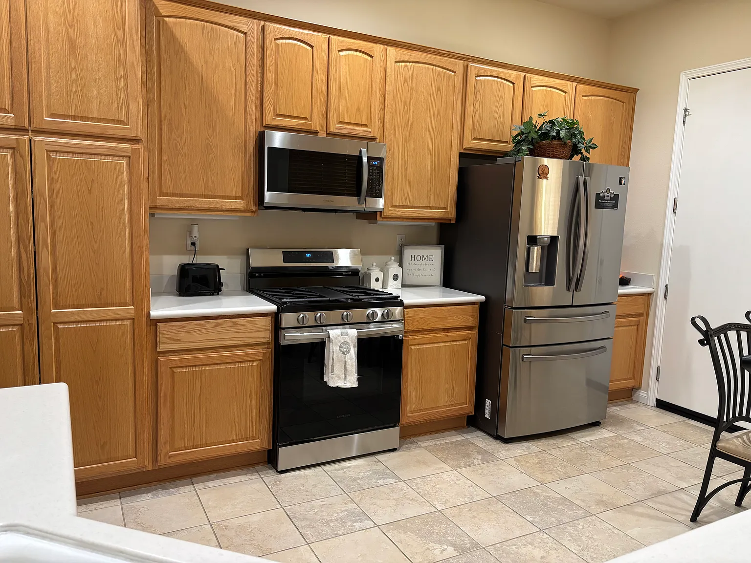 2 bed, 1205 sqft, $2,100 — Photo 3