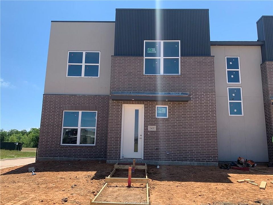 1st image of 2421 Chinook Way
