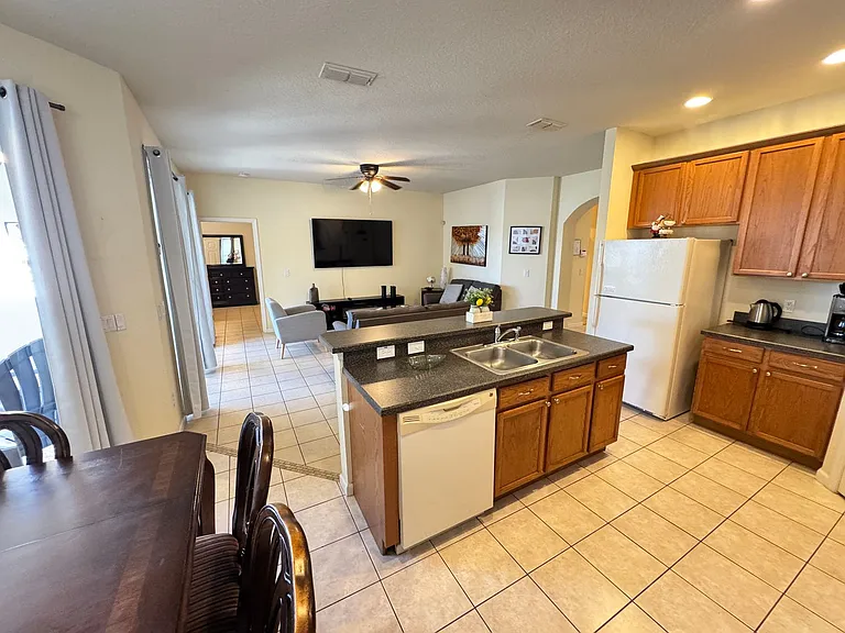 4986 Thames St W — Photo 14