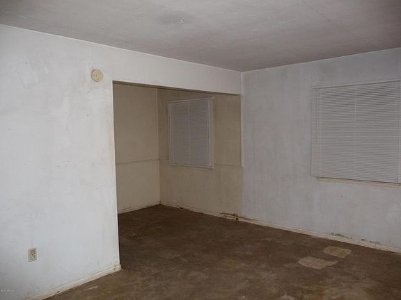 4th image of 2534 W San Miguel Ave