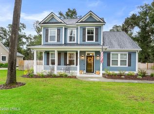 11 Tern Rd S, Beaufort, SC 29907