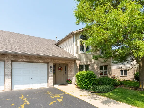 159 Saenz Ln #F, Joliet, IL 60436