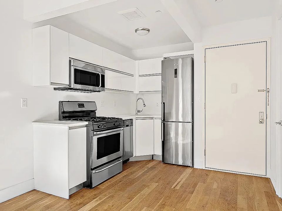 2nd image of 530 Lafayette Ave APT 2F