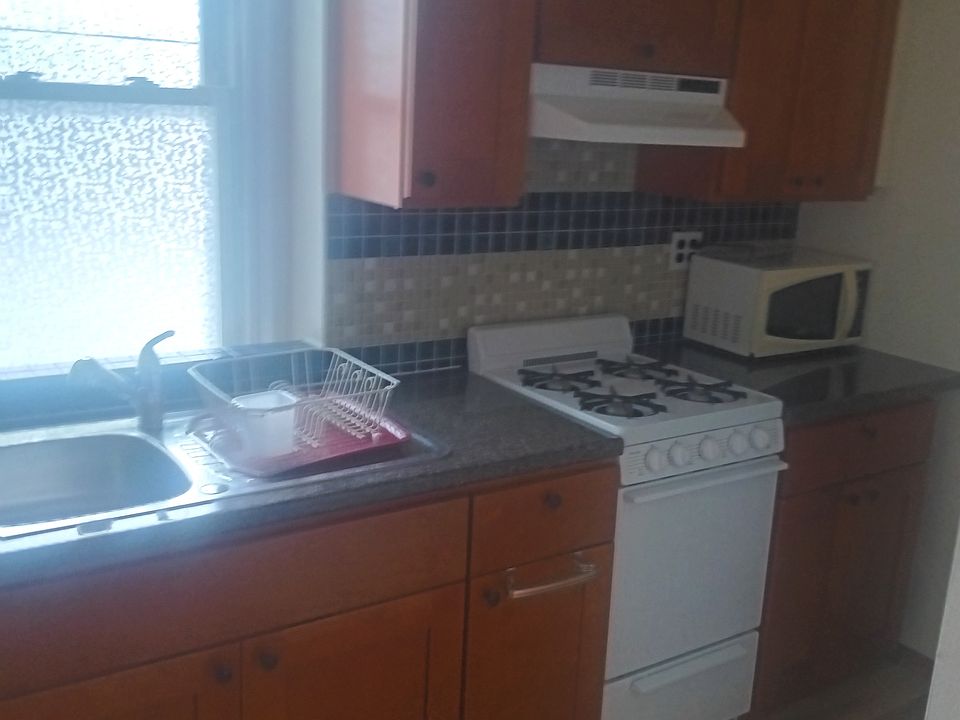 1st image of 881 N 23rd St #3