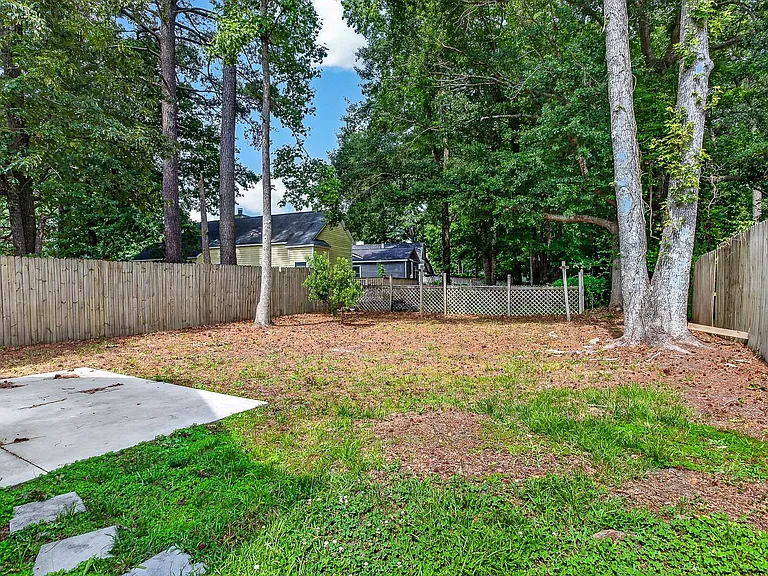 123 Basswood Ct — Photo 21