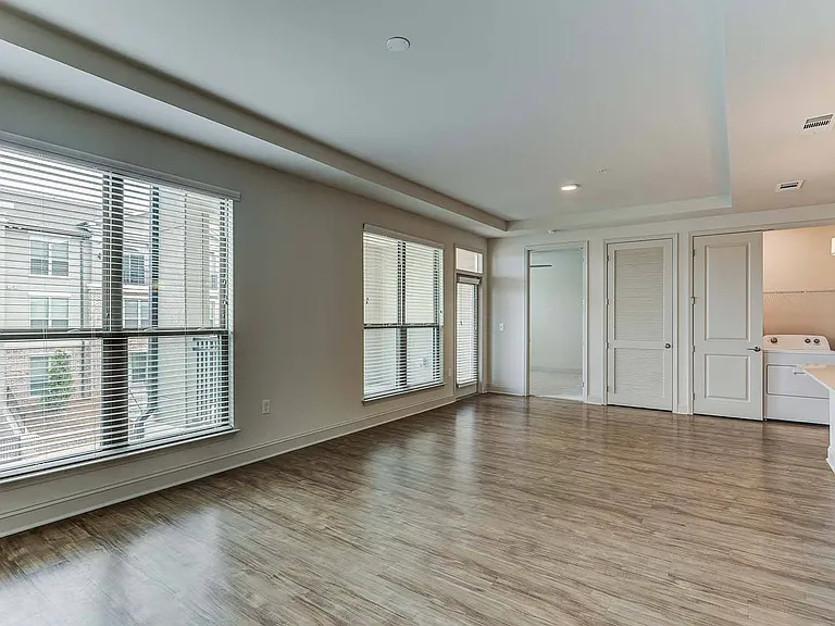 The Heights at Ridgewalk Townhomes & Apartments — Photo 33