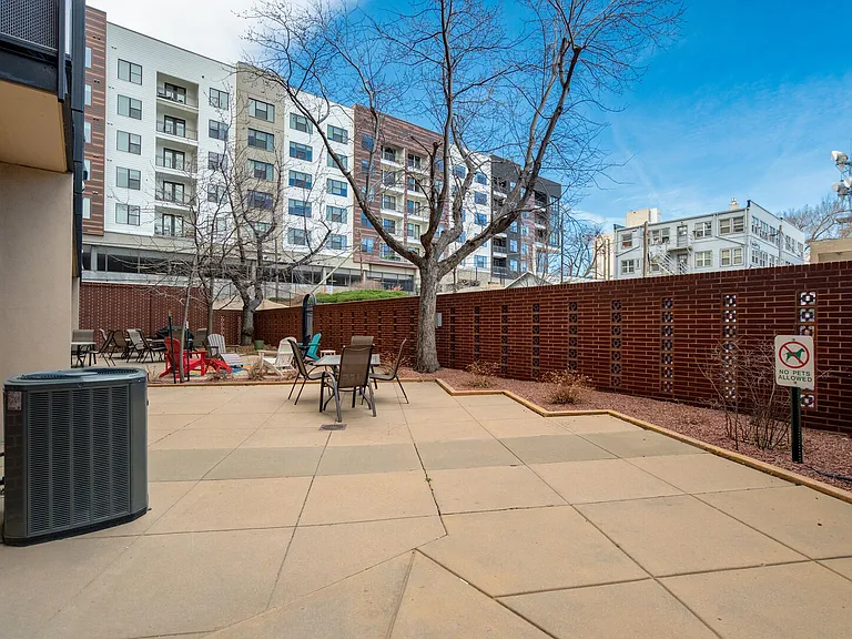 417 E Kiowa St #203 — Photo 22