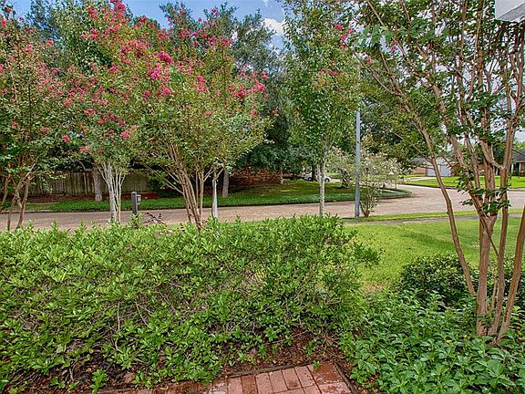 3rd image of 2314 Whitman Way Dr