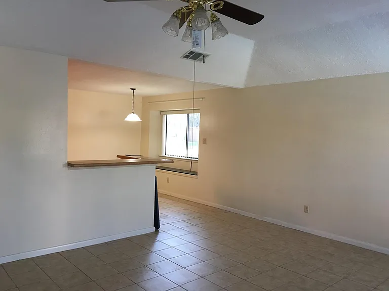 3226 Windmoor Dr — Photo 16