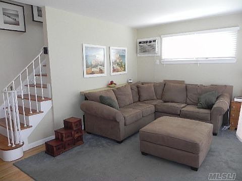 1st image of 811 Blackstone Ave