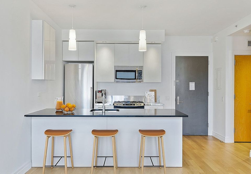 1st image of 550 W 54th St APT 1917