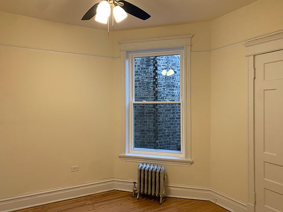 2nd image of 1039 W Barry Ave #3