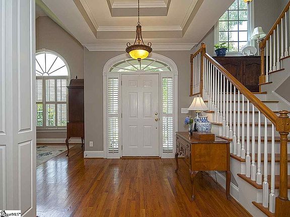 4th image of 204 Green Arbor Ln