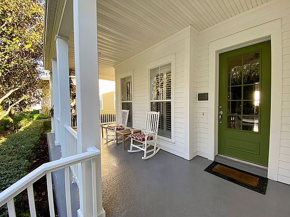 Lg Wrap-around Front Porch