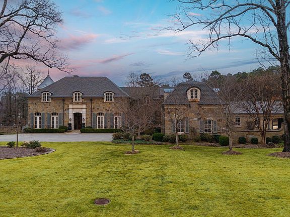 2nd image of 19 Spring Valley Ln