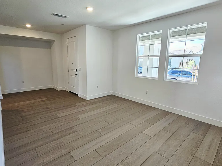 Livingroom/Front door