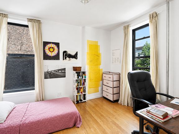 5th image of 600 Macon St APT 2R
