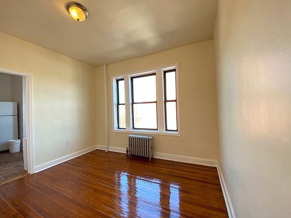 5th image of 31-11 32nd St #18