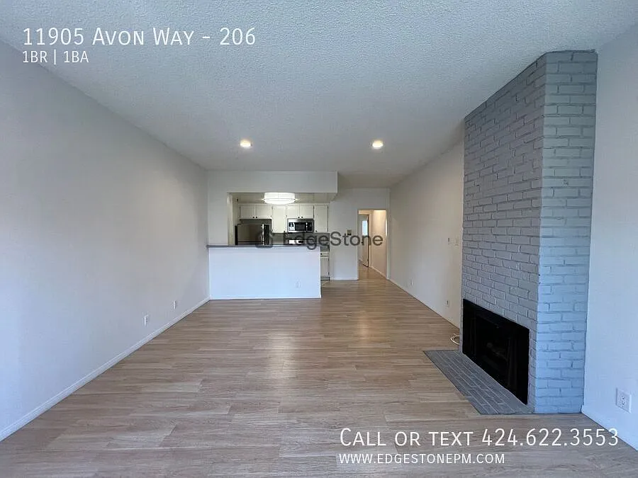 1 Bedroom / 1 Bathroom Apartment For Rent in Culver City — Photo 3