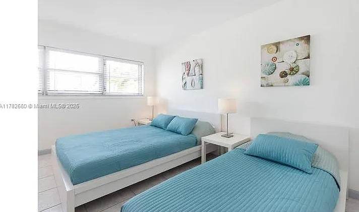 1881 Washington Ave #4D — Photo 6