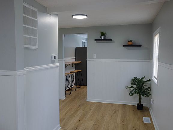 2nd image of 2319 River Ave