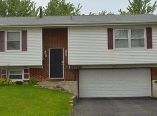 8036 Dartmouth Ln, Hanover Park, IL 60133