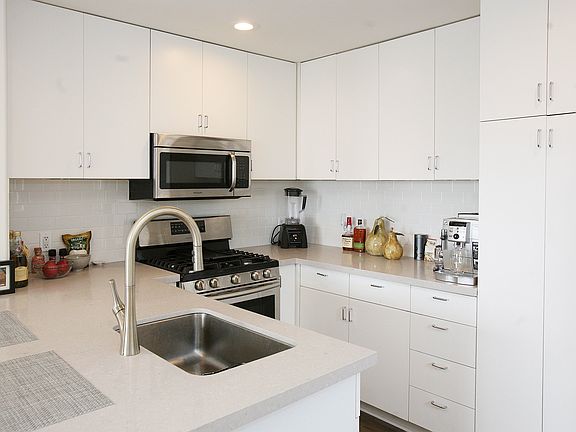 5th image of 2441 Paradise Dr #A