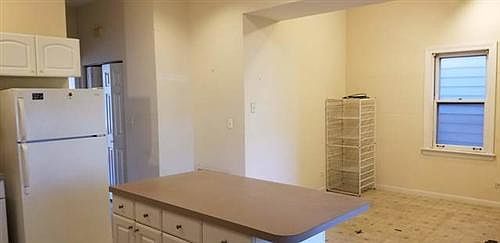 5th image of 3337 N Oakley Ave #1