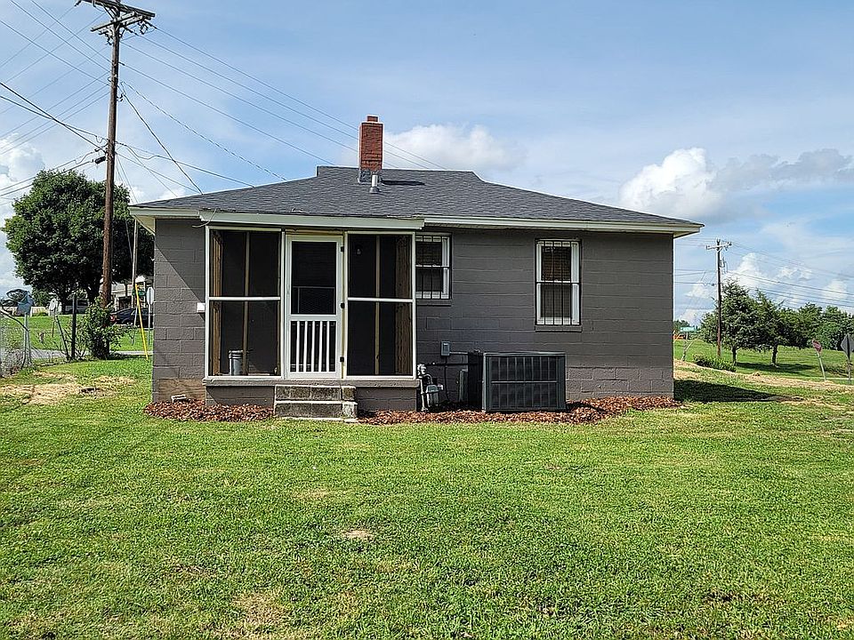 2nd image of 841 Willow St