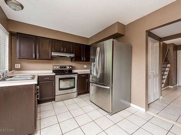 3rd image of 1S299 Ingersoll Ln