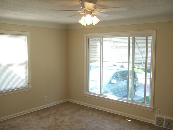 3rd image of 13306 Highlandview Ave