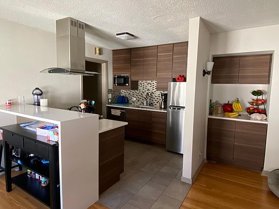 Beautifully updated kitchen!!!