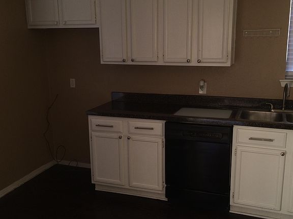 Kitchen, Refrigerator included