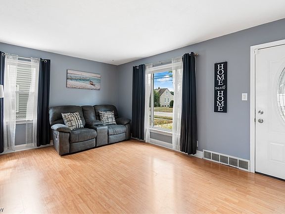 4th image of 15474 Bowfin Blvd