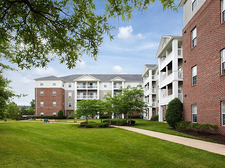 Manchester Lakes Apartment Homes — Photo 29