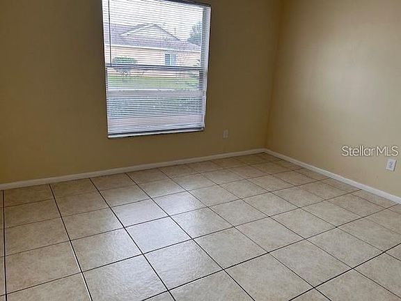 4th image of 40 E Country Cove Way
