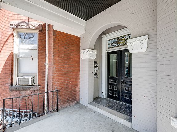 2nd image of 1006 Park Ave APT 2