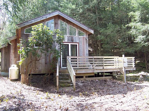 2nd image of 43 Johnnys Ln